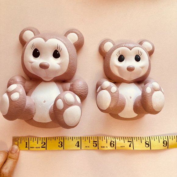 Vintage 90's chalkware 3D teddy bear wall hanging - Picture 2 of 4